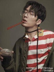 上海戴眼镜网红医生男,男生眼中的医学魅力